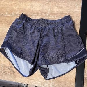 Lululemon Hotty Hot LR 2.5"